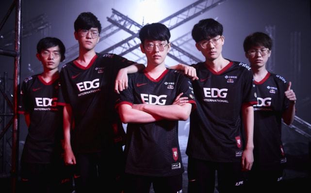 到大众面前 到大众面前