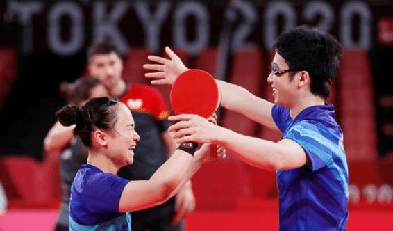 为之折服 为之折服