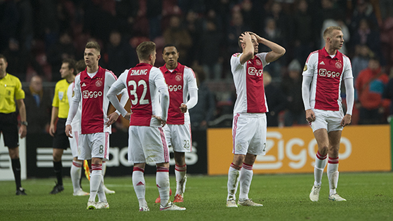 通过中后场 通过中后场