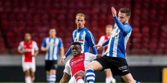 避免被夹击 避免被夹击