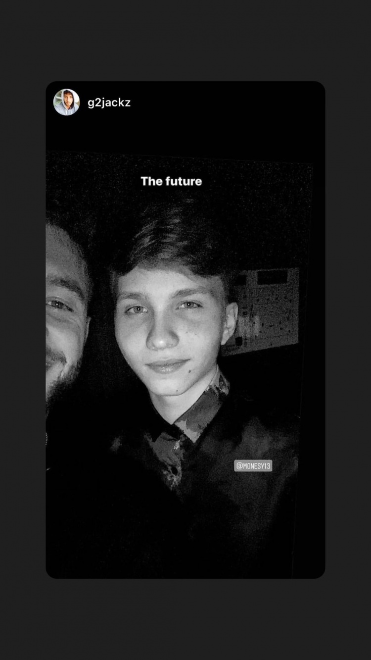 是喊口号 是喊口号